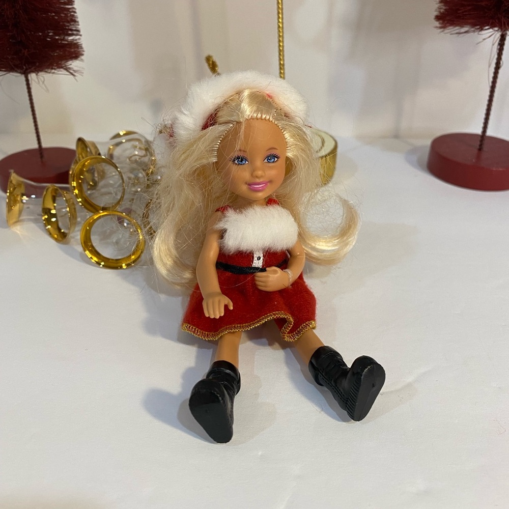 Barbie’s Vintage Kelly Christmas Doll - Picture 9 of 16